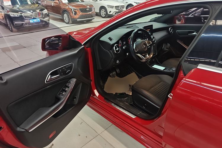 Used Mercedes-Benz CLA 2015 CLA 220 4MATIC
