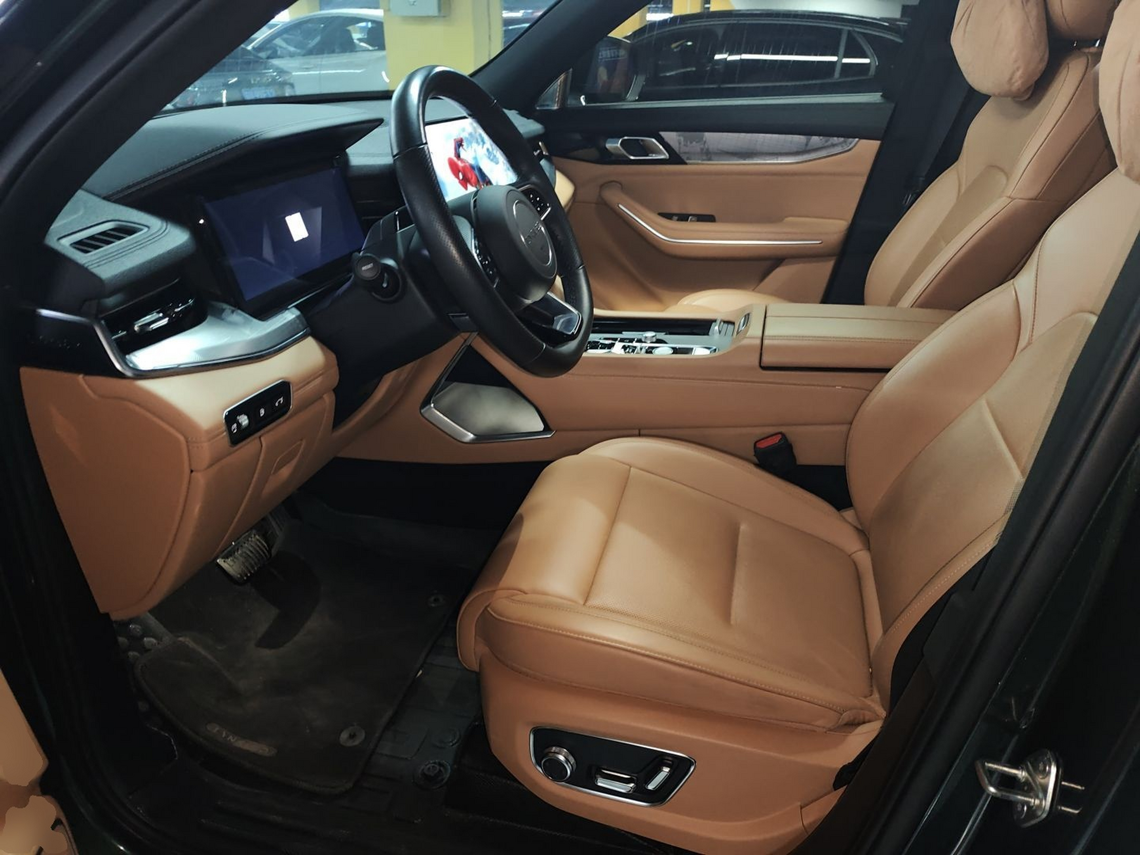 المقاعد الأمامية داخل السيارة