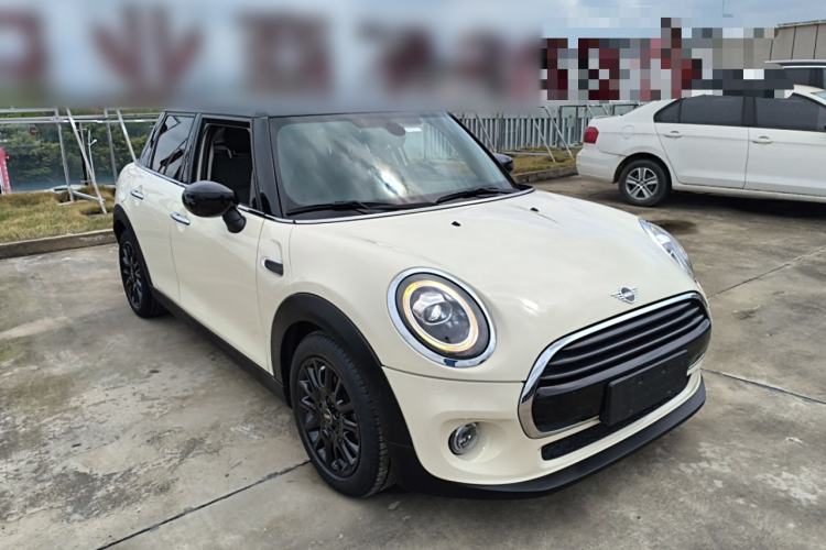 Used MINI 2019 1.5T COOPER Classic Edition Five-Door Version Front Right 45 Deg