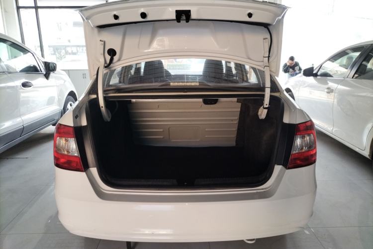 Used Skoda Rapid 2013 1.4L Manual Enjoyment Model
