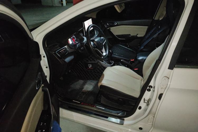 Used Baojun 310W 2017 1.5L Manual Fashion Edition China VI
