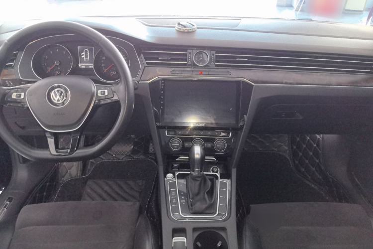 Used Volkswagen Magotan 2017 330TSI DSG Luxury Model