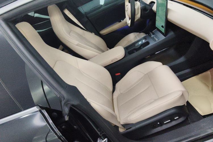 Used Nio ET5 2022 75 kWh Right Front Seat