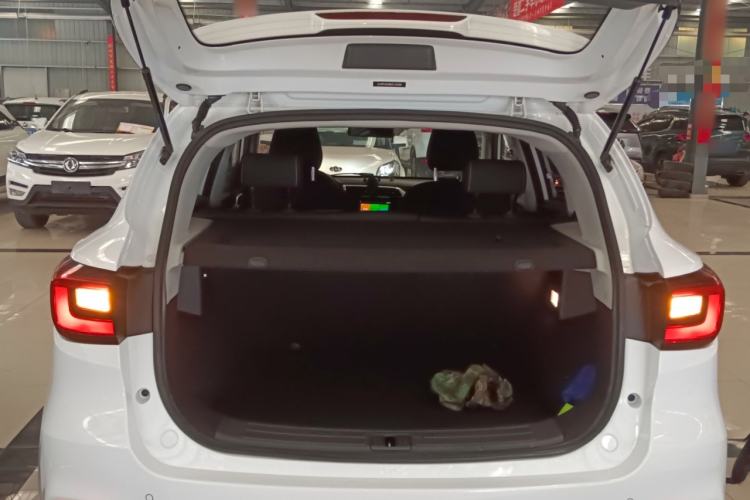 Used MG ZS 2018 1.5L Manual 65-inch Giant-Screen Sunroof Version China V Standard
