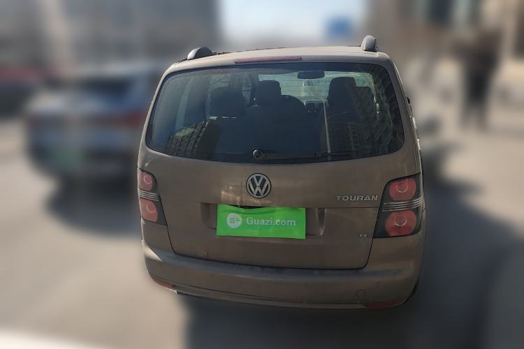 Used Volkswagen Touran 2015 1.4T Manual Fashion Edition 5-Seater
