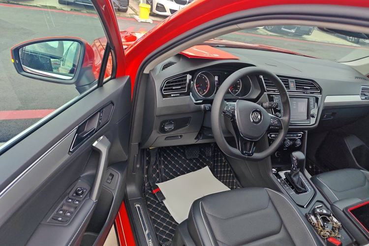 Used Volkswagen Tiguan L 2017 330TSI Automatic Two-Wheel Drive Flagship Edition
