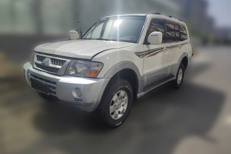 Used Mitsubishi Pajero 2011 V73 3.0L AT GLX