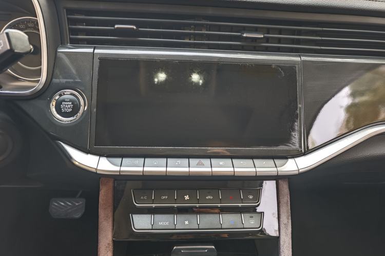 Used Sinotruk VGV U70 2020 1.5T Automatic Smart Luxury 7-Seater