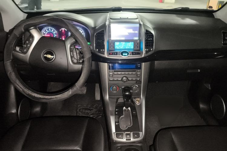 Used Chevrolet Captiva 2012 2.4L 4x4 Flagship Edition 7 Seats

