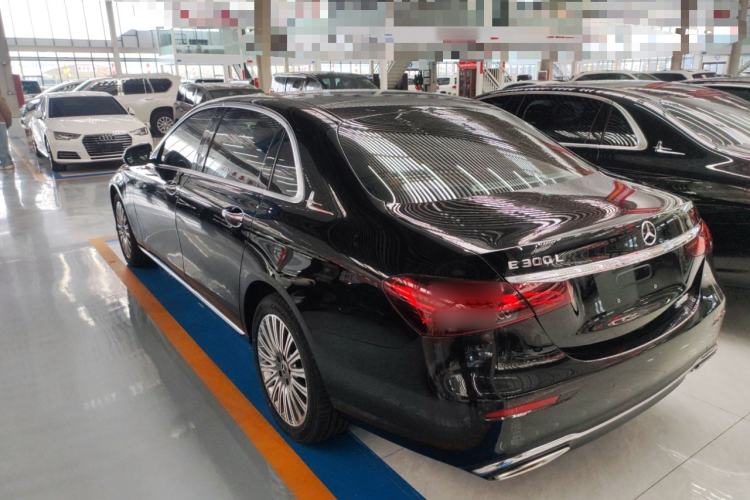 Used Mercedes-Benz E-Class 2022 Second Facelift E 300 L Fashion Edition
