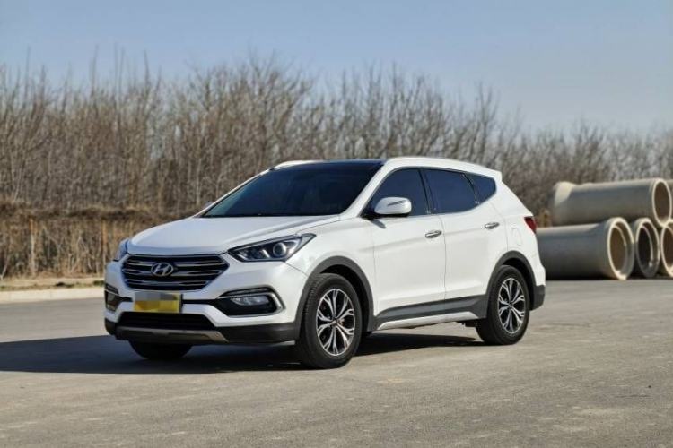 Used Hyundai Santa Fe 2017 2.0T Automatic Two-Wheel Drive Smart Version 7 Seats