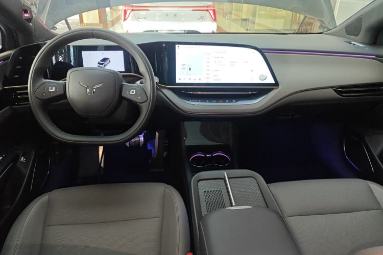 Used Hongqi EH7 2025 690 Smart Selection Edition