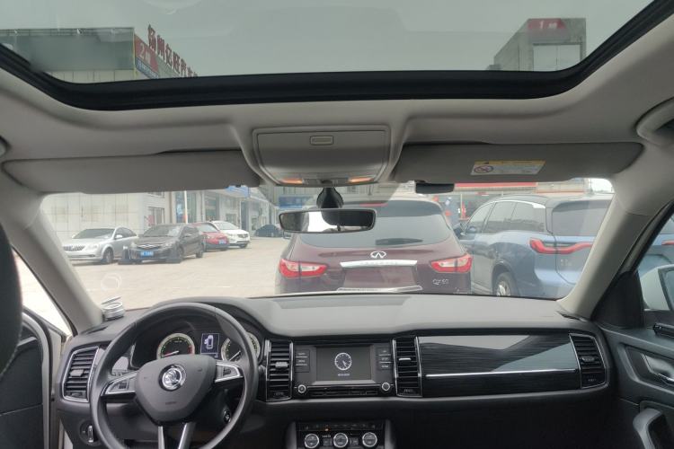 Used Skoda Kodiaq 2017 TSI330 7-Seater Two-Wheel-Drive Luxury Edition Headliner