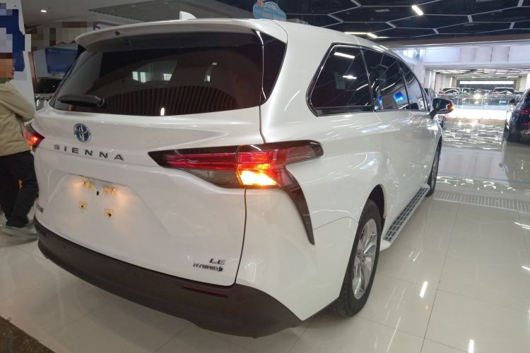 Used Toyota Sienna 2023 2.5L Hybrid Comfort Edition