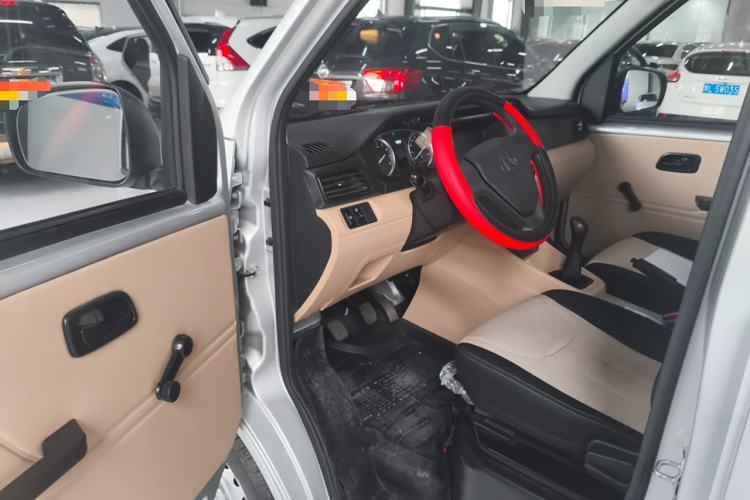 Used Kuayue Kuayue Xing V3 2023 1.3L Gasoline Standard Model 7-Seater Passenger Vehicle