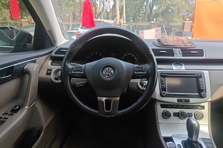 Used Volkswagen Magotan 2012 Facelift 1.8TSI Prestige Model Steering Wheel