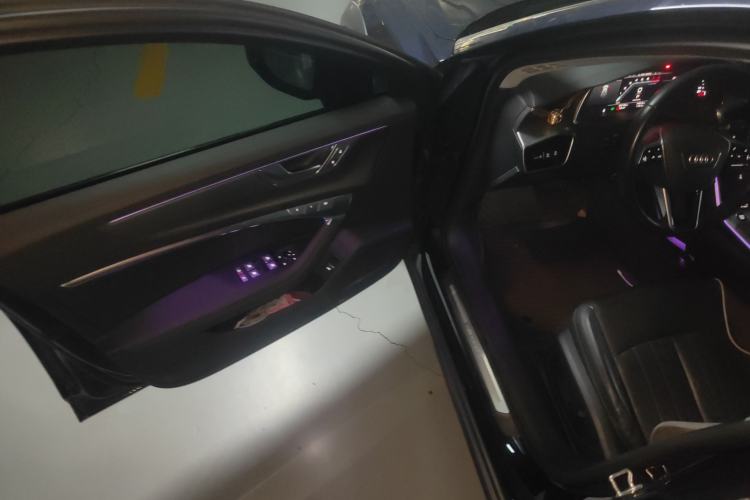 Used Audi A6 2022 allroad quattro Explorer 55 TFSI Prestige Off-Road Model