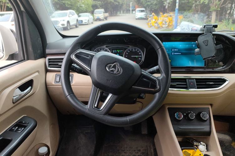 Used CHANGAN KUAYUE Xing V7 EV 2025 Model, 255km Comfort Type, 6-seater, 41.86kWh Steering Wheel