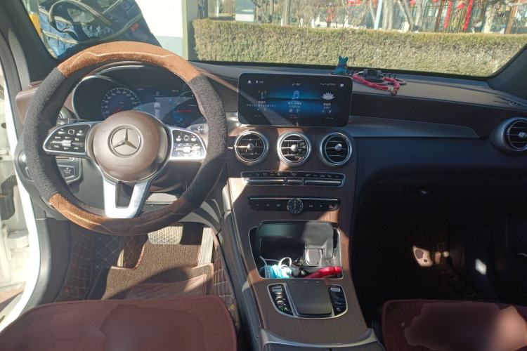 Used Mercedes-Benz GLC 2021 GLC 300 L 4MATIC Dynamic Model Center Console