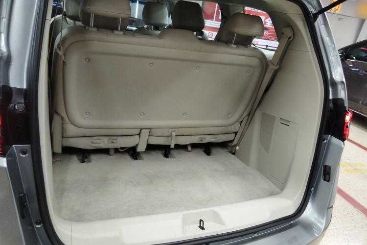 Used Buick GL8 2023 Land Executive Class Comfort Model