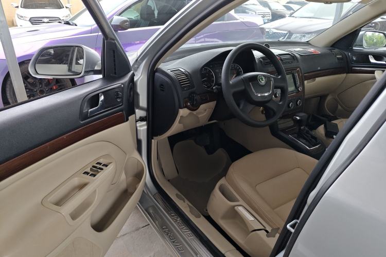 Used Skoda Octavia 2012 1.6L Automatic Yijun Edition Driver Seat