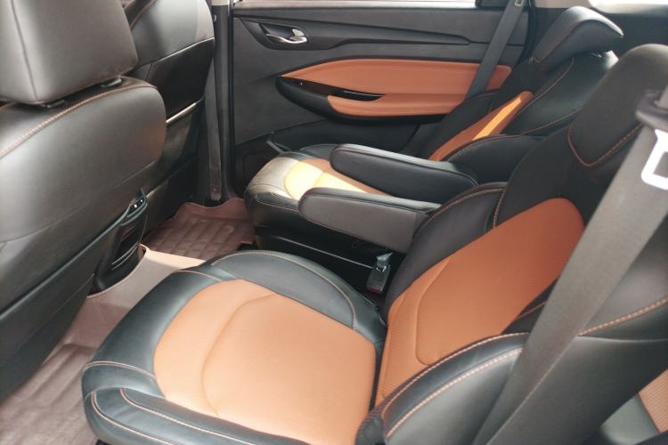 Used Wuling Hongguang S3 2019 Automatic Clutch Version 1.5L Manual Luxury Model China V Standard