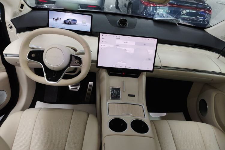 Used Hima Luxeed R7 2025 Extended-Range 331km Ultra Center Console