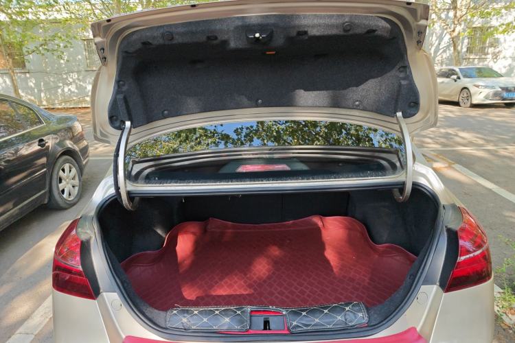 Used Geely Auto Emgrand 2019 Leading Edition 1.5L Manual Upward Asian Games Edition China VI Trunk