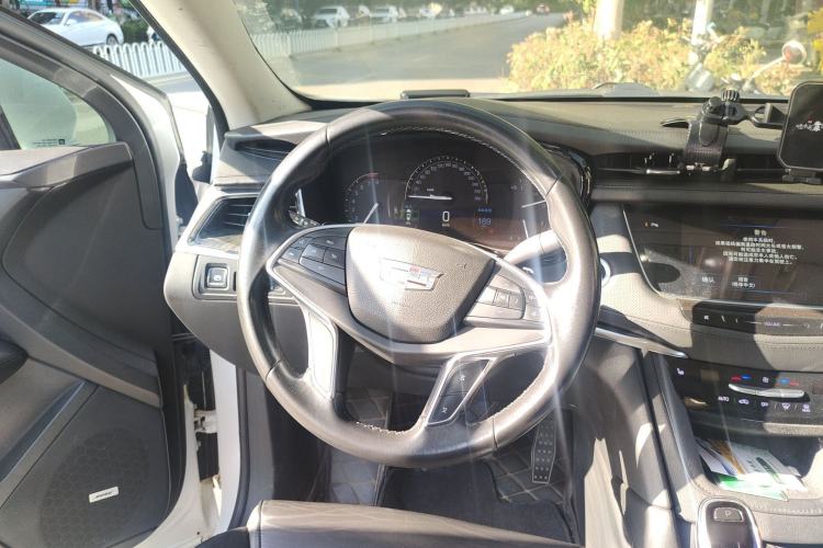 Used Cadillac XT5 2016 25T Luxury Model