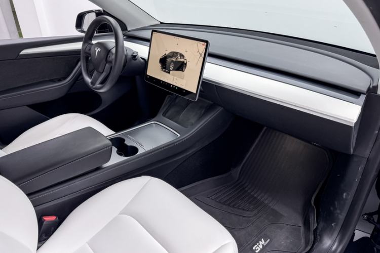 Used Tesla Model Y 2022 Rear-Wheel-Drive Version
