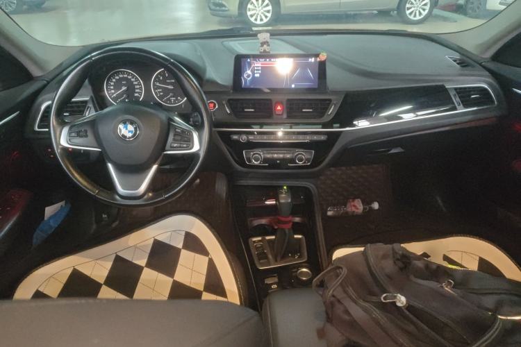 Used BMW 1 Series 2017 118i Sport Edition Center Console