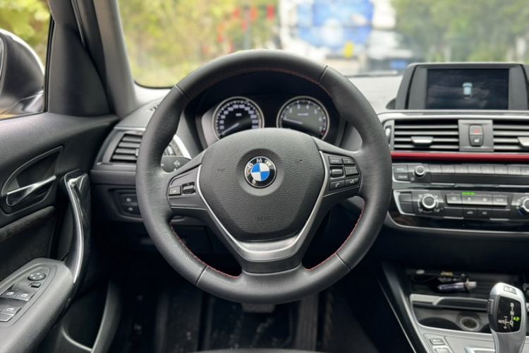 Used BMW 1 Series 2018 118i Sport Design Package Steering Wheel