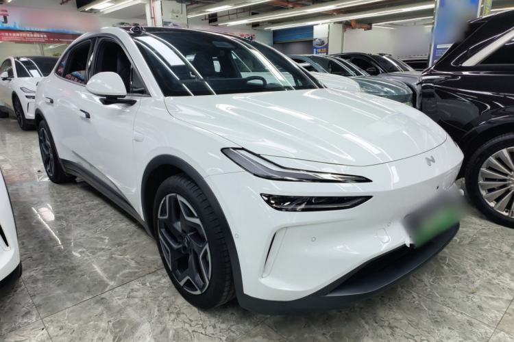 Used ONVO L60 2024 60 kWh Rear-Drive Version Front Right 45 Deg