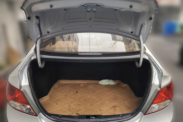 Used Hyundai Verna (older generation) 2010 Sedan 1.4L Manual Comfort GS