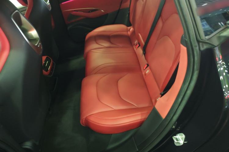 Used Xiaomi Auto SU7 2024 Four-Wheel Drive Ultra-Long Range Advanced Intelligent Driving Max Edition