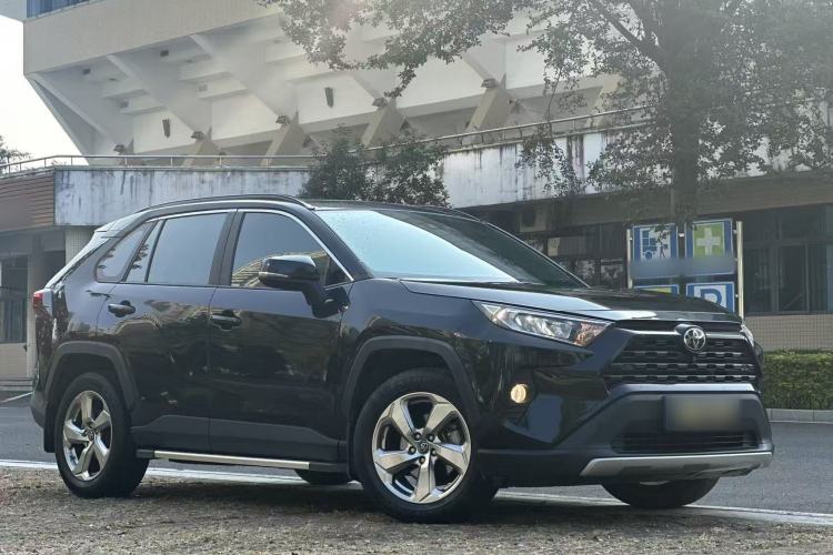 Used Toyota RAV4 2022 2.0L CVT Two-Wheel Drive Fashion Plus Edition
