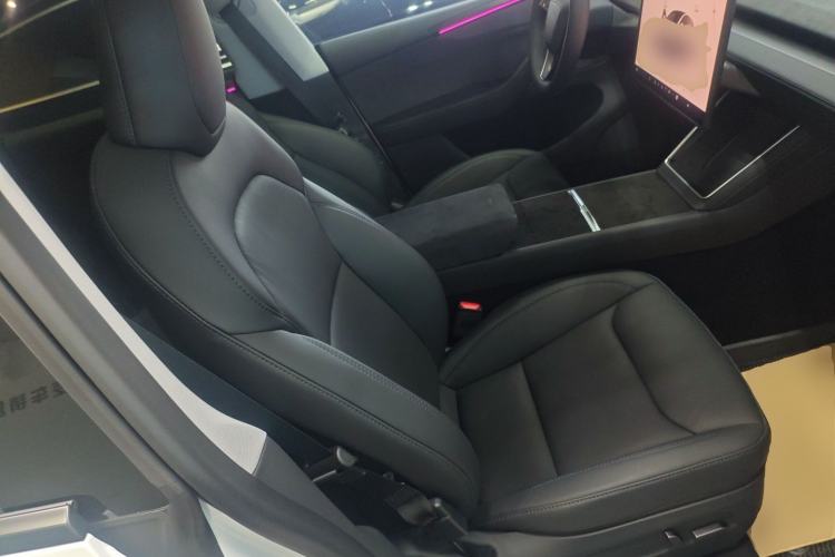 Used Tesla Model Y 2025 Long-Range All-Wheel-Drive Version