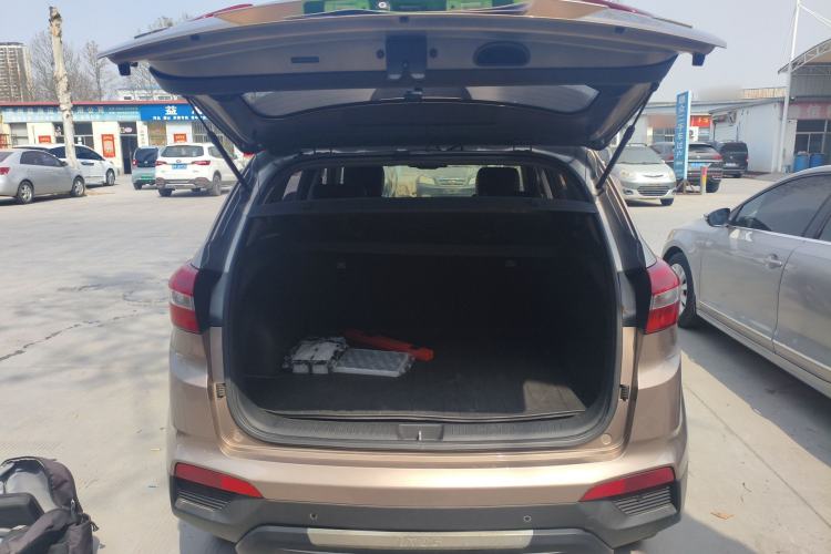 Used Hyundai ix25 2015 2.0L Automatic 4x4 Deluxe DLX Trunk