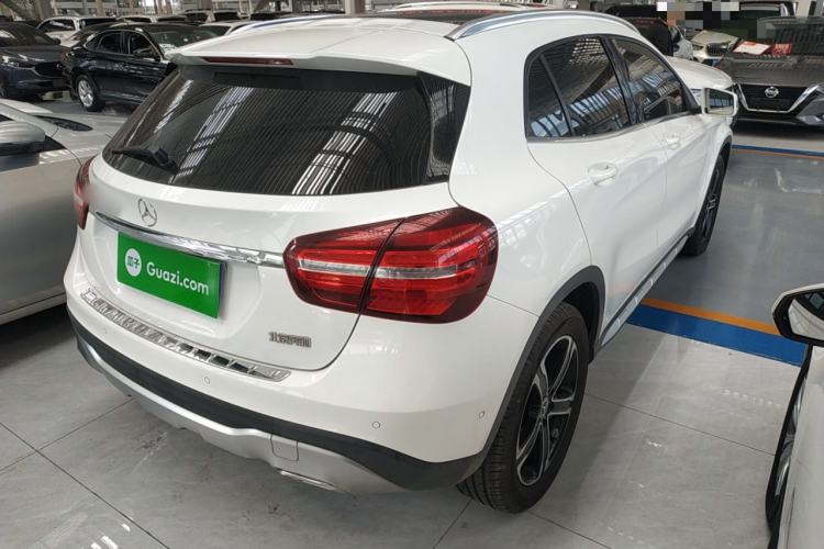 Used Mercedes-Benz GLA 2018 GLA 200 Fashion Model Rear Right 45 Deg