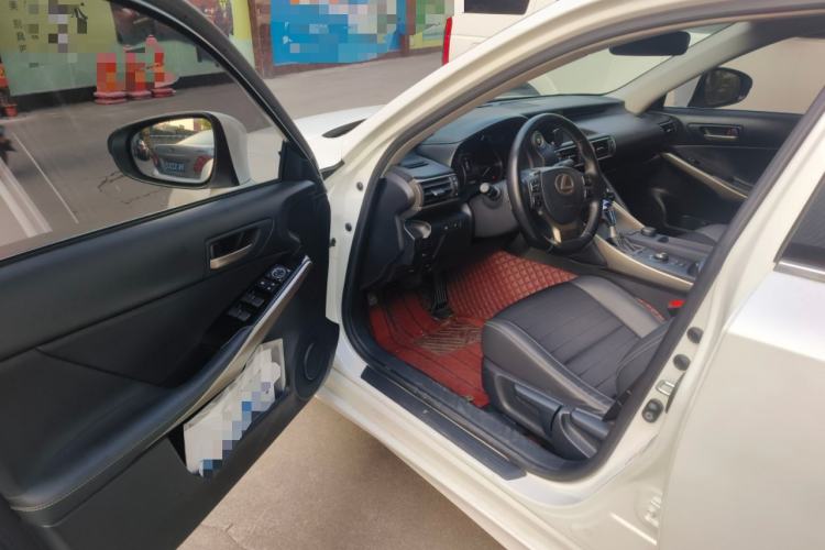 Used Lexus IS 2017 300 Leading Edition
