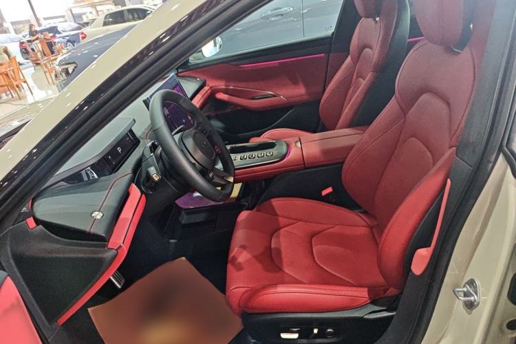 Used Xiaomi Auto SU7 2024 Four-Wheel Drive Ultra-Long Range Advanced Intelligent Driving Max Edition
