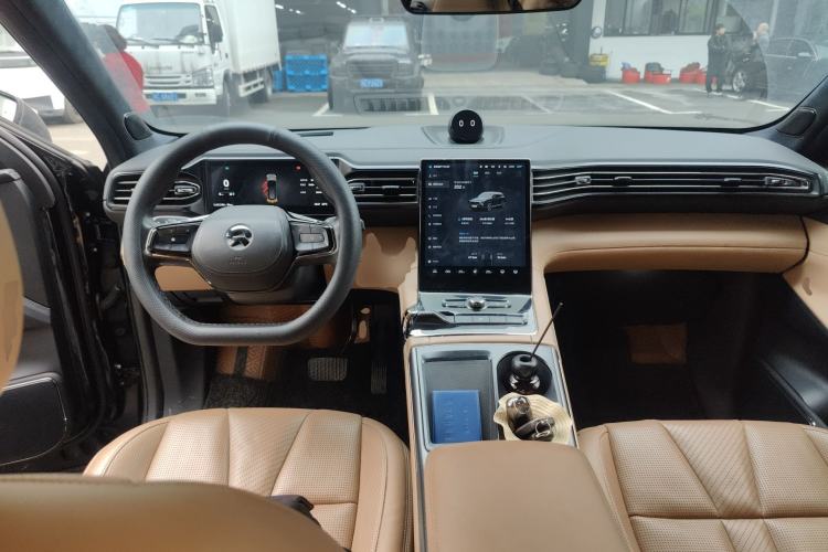 Used Nio ES8 2020 450 km Range 6-Seater Version Center Console