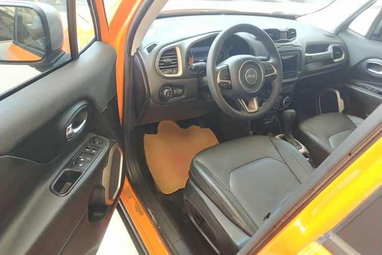 Used Jeep Renegade 2016 1.4T Automatic Smart Edition Driver Seat