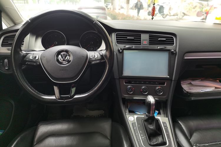 Used Volkswagen Golf 2015 1.4TSI Automatic Luxury Model