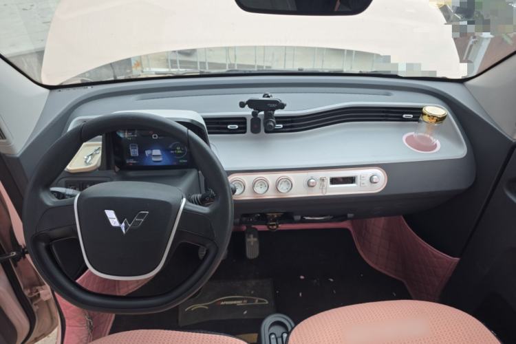 Used Wuling Hongguang MINIEV 2022 Macaron Premium Model – Lithium Iron Phosphate Center Console