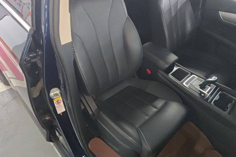 Used BYD Song MAX New Energy 2019 DM 1.5T Smart Connect Advanced 7-Seater China VI Standard Right Front Seat