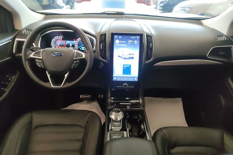 Used Ford Edge 2020 EcoBoost 245 Two-Wheel Drive Titanium 7-Seater Center Console