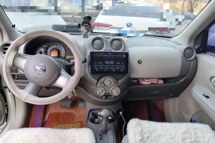 Used Nissan March 2015 1.5L Automatic E-Xuan Edition Center Console