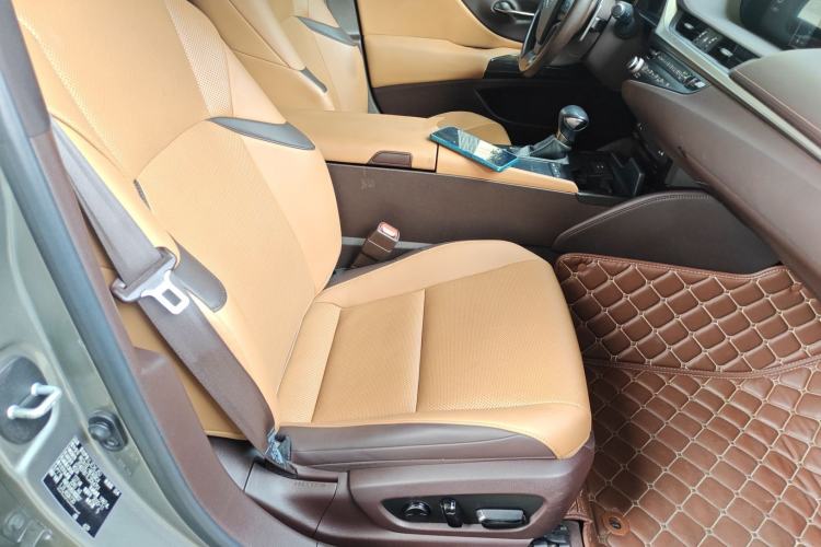 Used Lexus ES 2020 200 Excellence Edition
