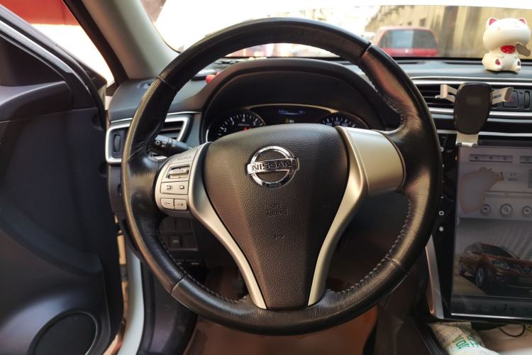Used Nissan X-Trail 2014 2.0L CVT Comfort Edition 2WD Steering Wheel